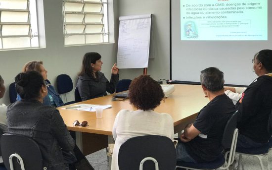 Empreendedores solidários fazem curso sobre manipulação de alimentos