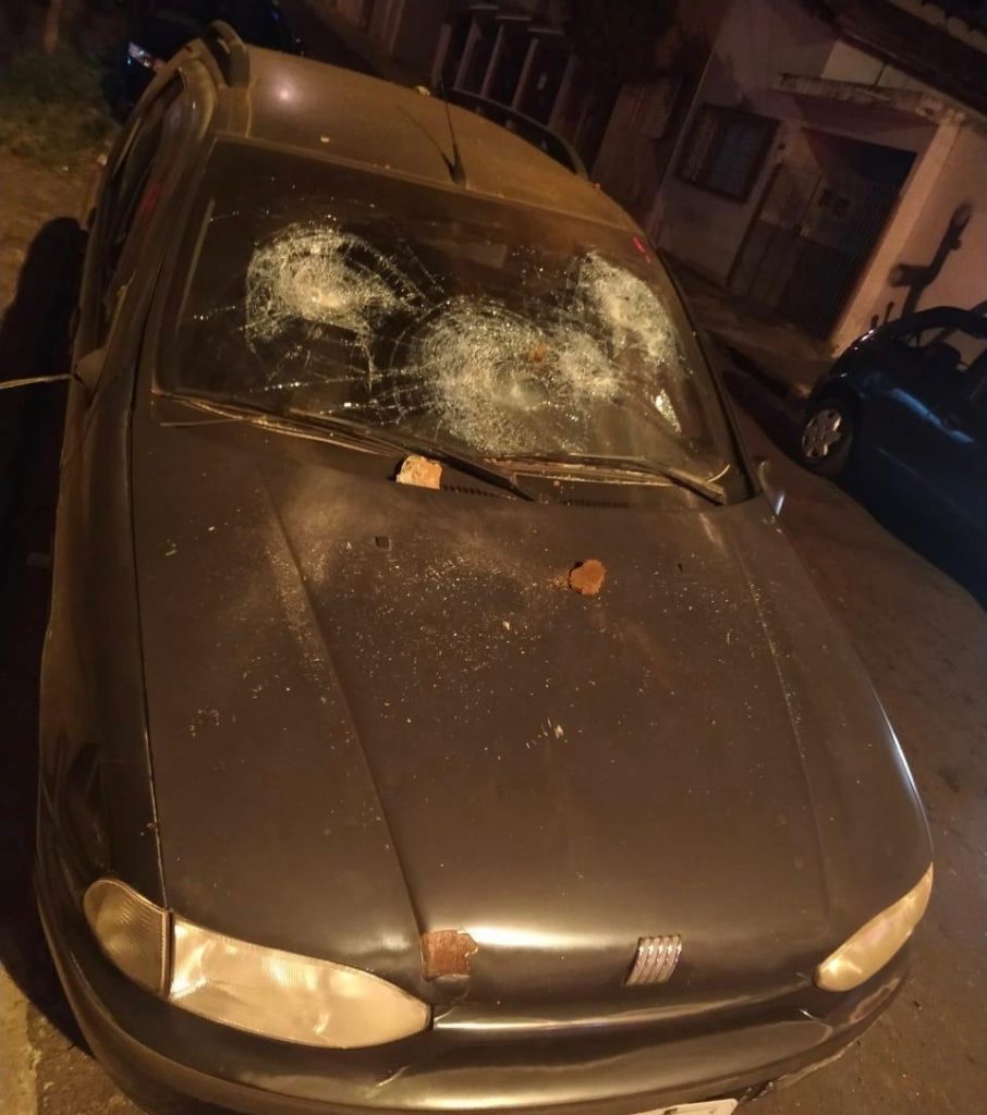 Homem é flagrado destruindo carro da ex-mulher, faz ameça e é preso pela GCM em Rio Claro - Grupo Rio Claro SP Homem é flagrado destruindo carro da ex-mulher, faz ameça e é preso pela GCM em Rio Claro - Grupo Rio Claro SP