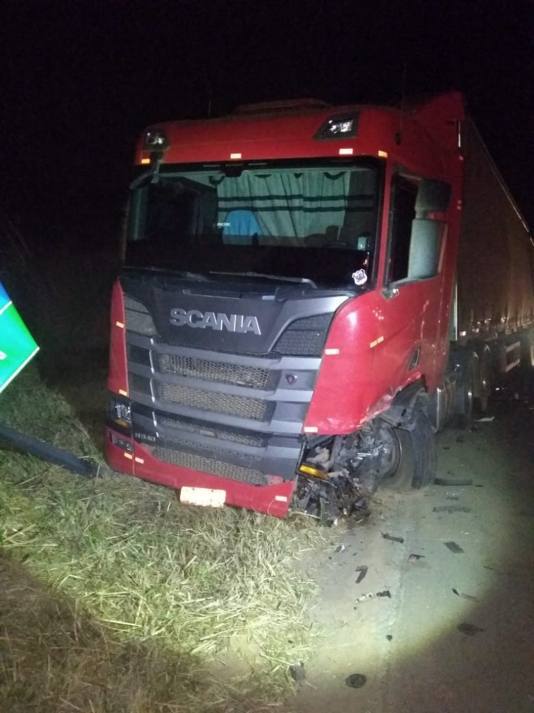 Homem de 54 anos morre em acidente envolvendo carro e caminhão - Grupo Rio Claro SP Homem de 54 anos morre em acidente envolvendo carro e caminhão - Grupo Rio Claro SP