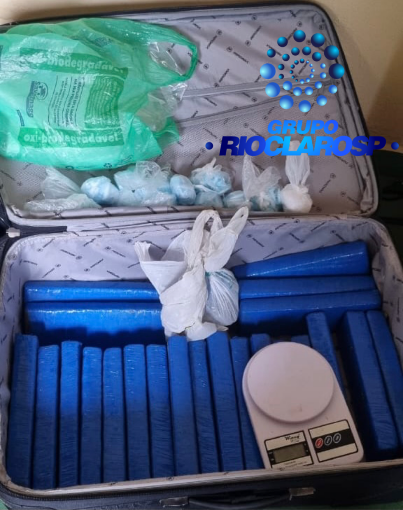 Equipe de ROCAM prende mulher com mala lotada de drogas em Rio Claro - Grupo Rio Claro SP Equipe de ROCAM prende mulher com mala lotada de drogas em Rio Claro - Grupo Rio Claro SP